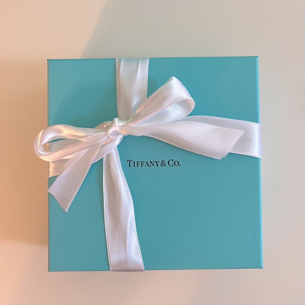Medium size Tiffany’s box